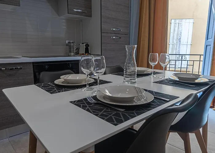 Moderne Et Elegant Quartier Saint-jean Appartement *